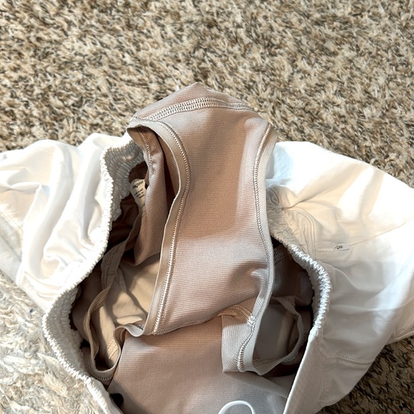 Lululemon - Picture 4 of 4